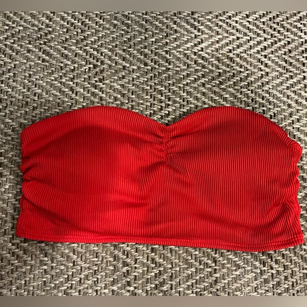 PRE-OWNED NO BOUNDARIES JUNIORS BIKINI TOP- RED- MEDIUM (7-8)